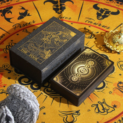 Cartón rígido personalizado Tarot de lujo Tarjetas de cierre magnético Libros decorativos de forma de caja Libros falsos Libros favoritos