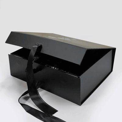 Rectángulo de lujo caja de regalo magnética negra con cartón de revestimiento logotipo de impresión a medida