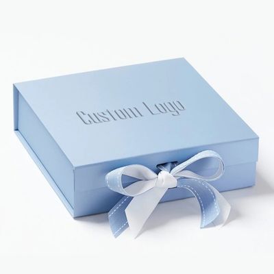 Caja de regalo de forma A4 personalizada con cinta y cierre magnético para un embalaje elegante