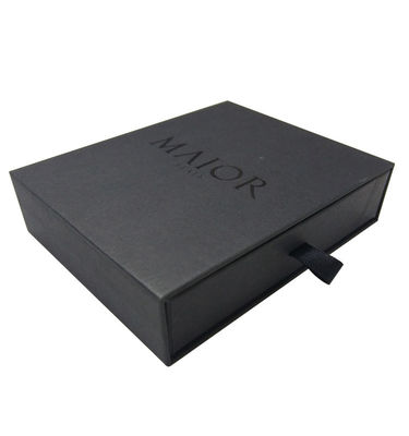 Cajas de regalo de color negro con tapa en forma de corazón