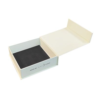 Cuadro de producto de embalaje de reloj con logotipo Cajas rígidas personalizadas y logotipo en relieve aceptable