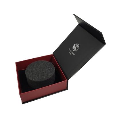 Logotipo personalizado Caja de regalo de lujo negra con cierre magnético hecha de materiales reciclados