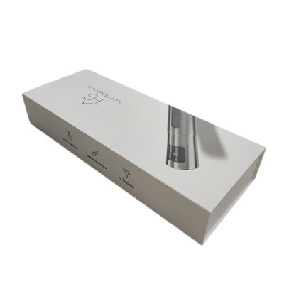 Embalaje de botellas de perfumes de pulverización Papel rígido Cajas de regalo de cierre magnético con inserciones