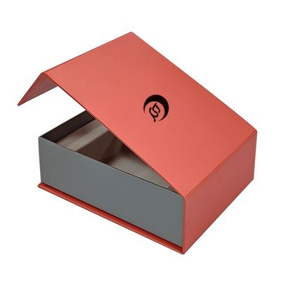 Caja de regalo rígida hecha a mano de tamaño personalizado Magnético en forma de libro de papel Para el embalaje del cinturón del reloj