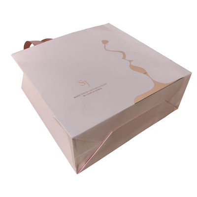 Luxury Logotipo personalizado de papel de cartón de oro impresa Bolsa de embalaje de compras para zapatos Ropa