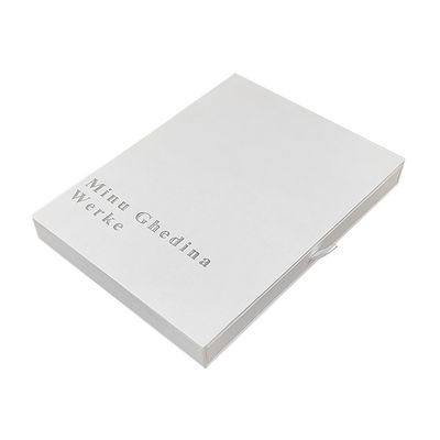 Caja blanca con patrón de textura simple elegante con logotipo plateado brillante cajón de cartón joyería embalaje pequeño regalo