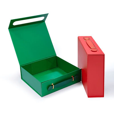 Caja de regalo con logotipo personalizado hecha de cartón reciclable exquisito con mango práctico de cuero