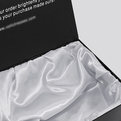 Caja magnética negra de alta gama de ropa de cartón caja de regalo de paquete de pelo humano caja de embalaje con seda de satén