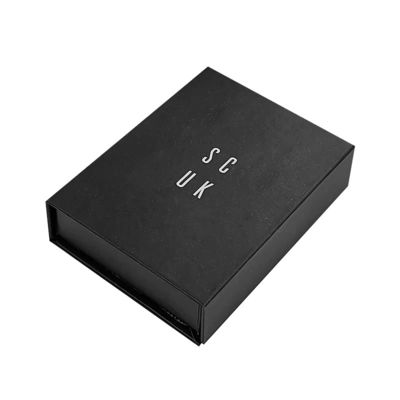 Logotipo personalizado Reloj inteligente de cartón negro de lujo Caja de embalaje de regalo magnético Reloj único con revestimiento de espuma