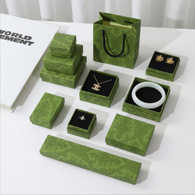 Caja de embalaje de cartón de cartón verde oscuro personalizado para joyas collar brazalete anillos cajón regalo con logotipo impreso
