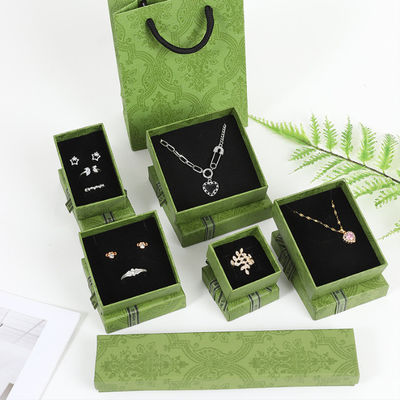 Caja de embalaje de cartón de cartón verde oscuro personalizado para joyas collar brazalete anillos cajón regalo con logotipo impreso