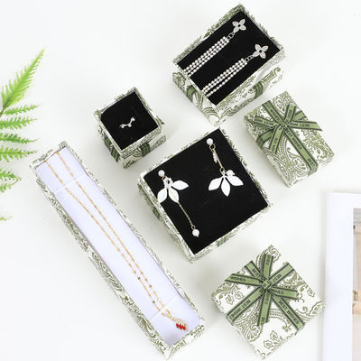 Caja de embalaje de cartón de cartón verde oscuro personalizado para joyas collar brazalete anillos cajón regalo con logotipo impreso