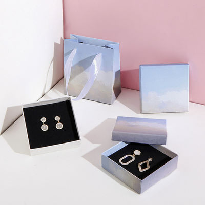 Logotipo de lujo de cartón personalizado Cajas de joyas Anillos Ahorros Collares Brazaletes Base rígida Joyería Embalaje