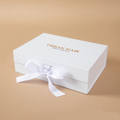 Caja de regalo de Navidad de cartón de lujo personalizada con cinta única para calcetines de pequeñas empresas con cierre magnético y laminación UV