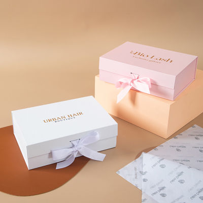 Caja de regalo de Navidad de cartón de lujo personalizada con cinta única para calcetines de pequeñas empresas con cierre magnético y laminación UV