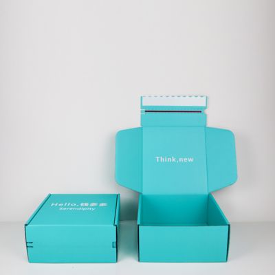 Cajas de envío corrugadas personalizadas de 2 mm de espesor 6x6x2 con estampado de papel de oro y muestras gratuitas de vajilla reciclables