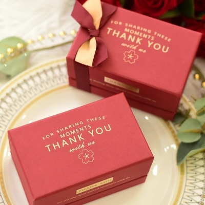 Caja de regalo de embalaje de perfume de lujo personalizado ISO9001, dos piezas, tapa y base, caja de cartón con lazo para cosméticos
