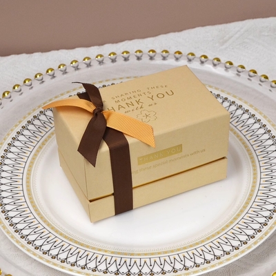 Caja de regalo de embalaje de perfume de lujo personalizado ISO9001, dos piezas, tapa y base, caja de cartón con lazo para cosméticos