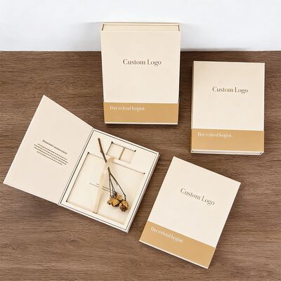 Caja de embalaje de regalo magnética de cartón rígido Eva con logotipo personalizado para tarjetas deportivas