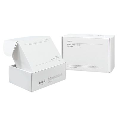 Ropa de mascotas personalizada Caja de embalaje de arneses para perros Caja plegable de envío de correo blanco Caja corrugada