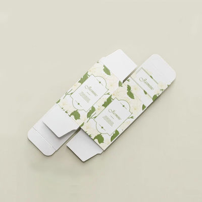 Impresión personalizada Biodegradable Perfumes de belleza Cuidado de la piel Cosméticos Caja de embalaje Estampado en caliente Caja de papel en relieve