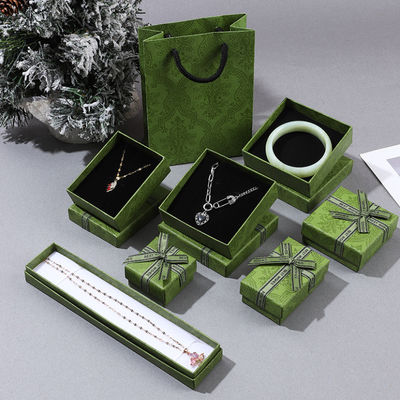 Caja de embalaje de cartón de cartón verde oscuro personalizado para joyas collar brazalete anillos cajón regalo con logotipo impreso
