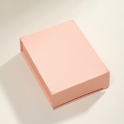 Logotipo de color personalizado Rosa Caja plegable de alta gama Color puntual Logística Caja magnética para joyas Pequeña