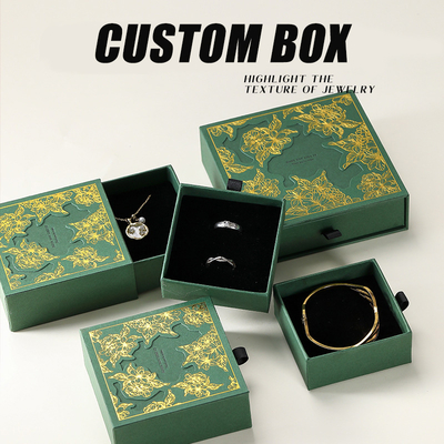 Caja de embalaje hueca cuadrada de papel de 9*9 cm personalizada de fábrica para collar y pendientes, para regalo de joyería magnética
